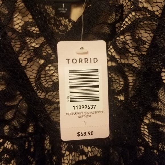 Laced Dress - Picture 3 of 3